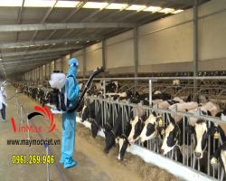 Máy phun thuốc kawasaki tk65 diệt ruồi muỗi cho chuồng bò...